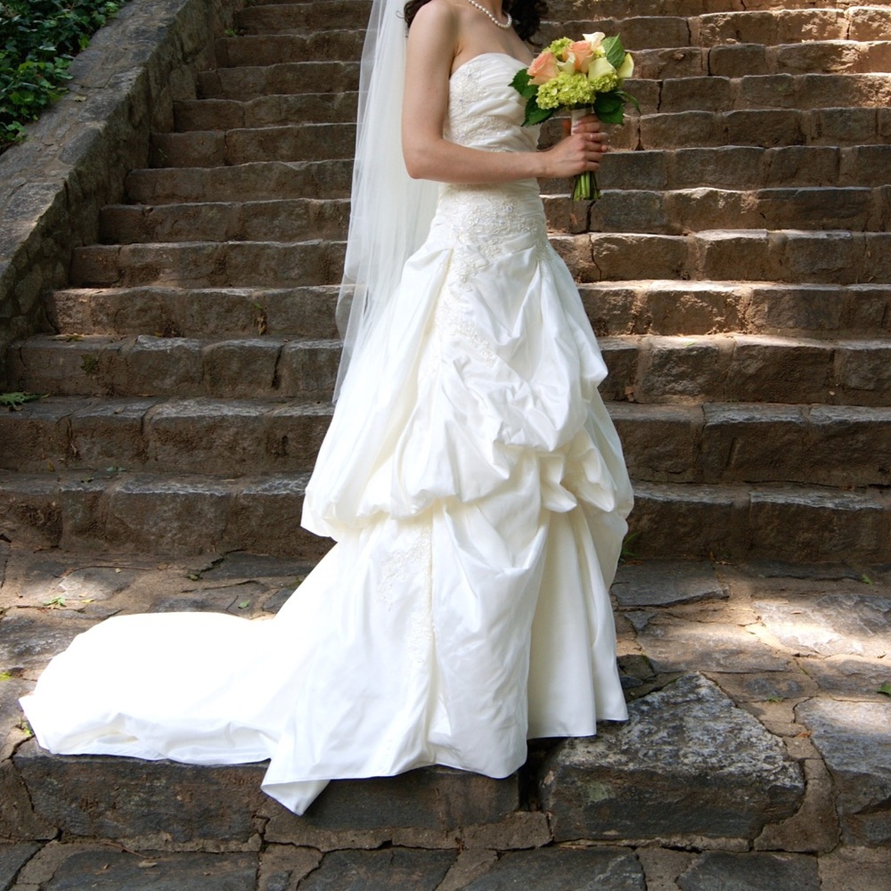 ivory wedding dress
